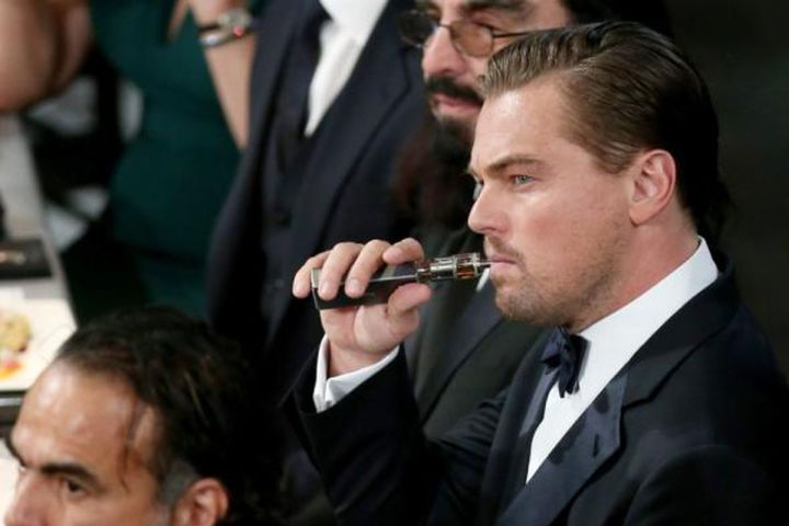 Leonardo DiCaprio Vaping